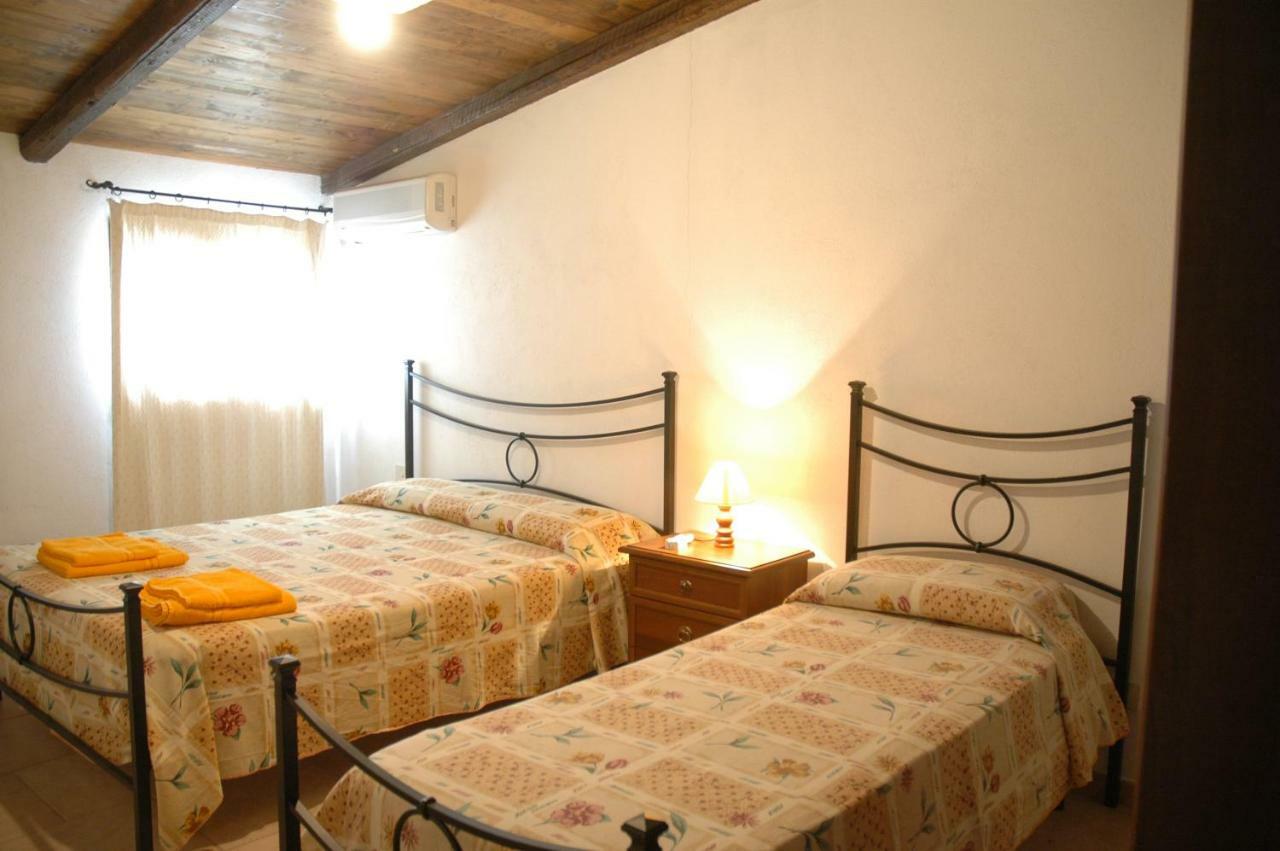 Agriturismo Su Pirastru Sa Castanza Exterior foto