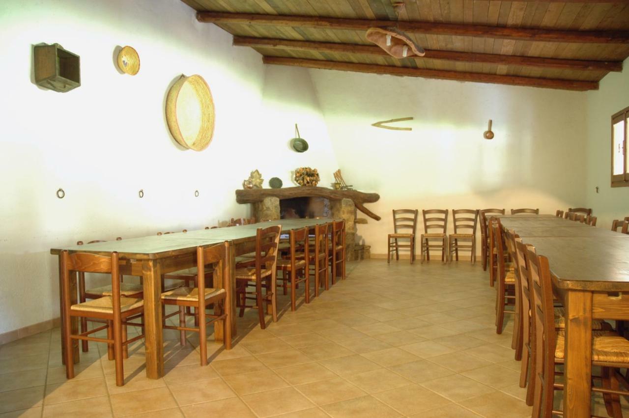 Agriturismo Su Pirastru Sa Castanza Exterior foto