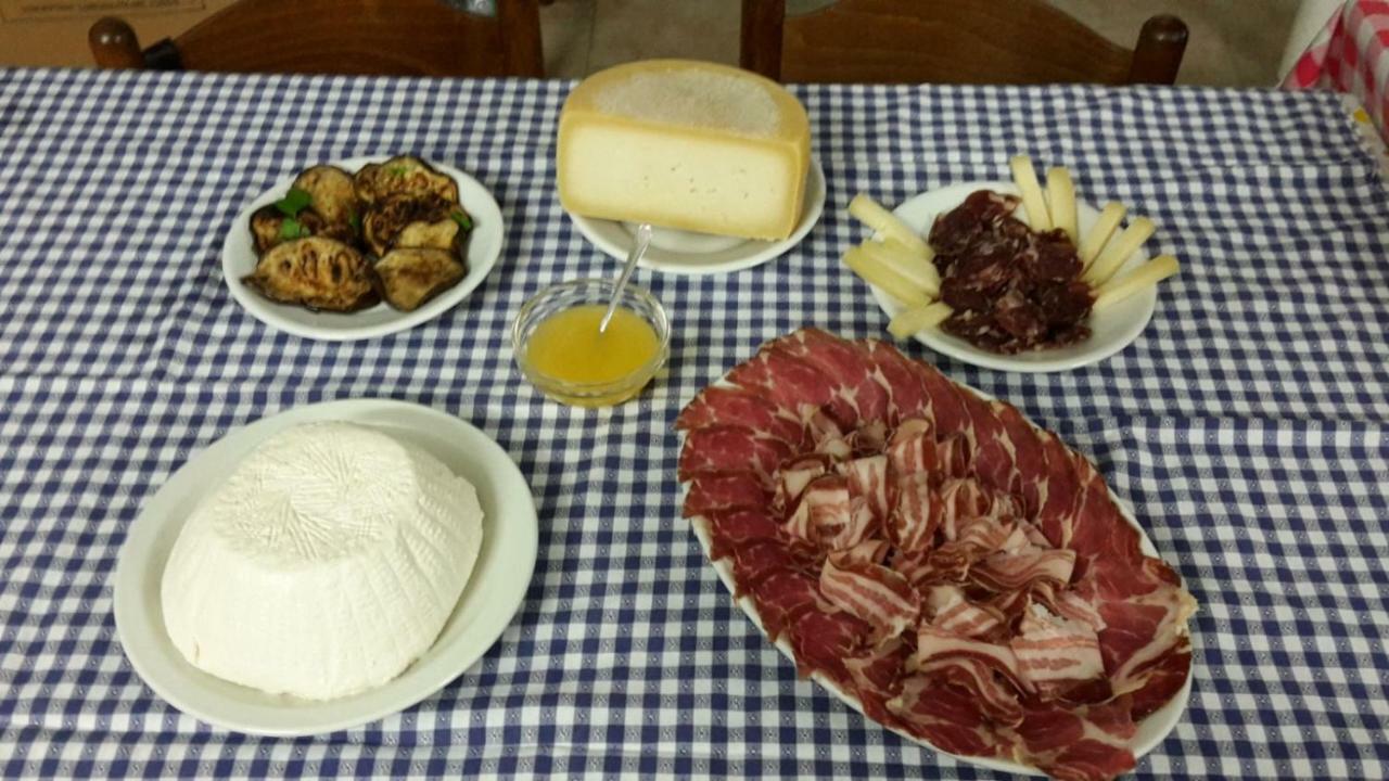 Agriturismo Su Pirastru Sa Castanza Exterior foto