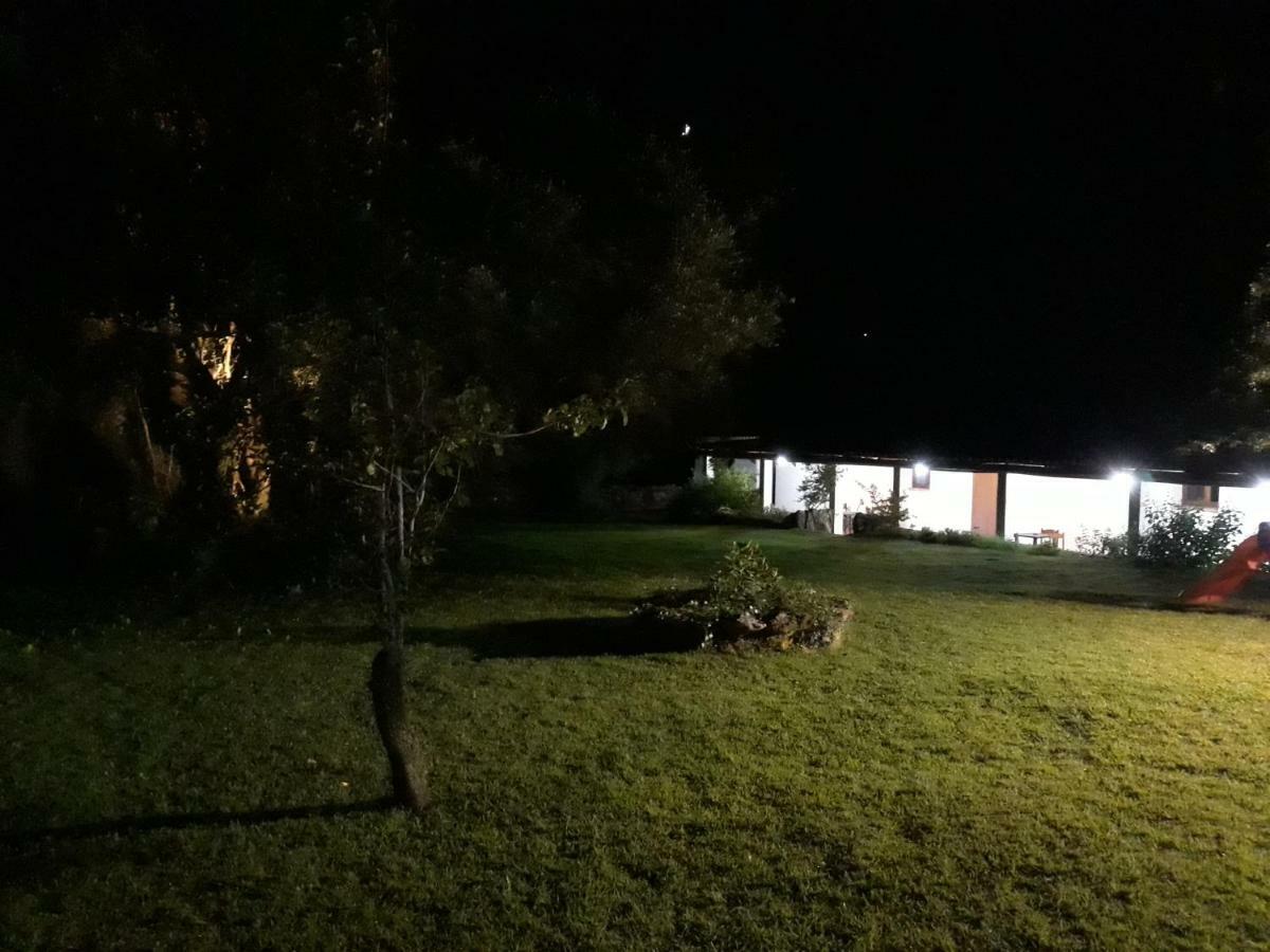 Agriturismo Su Pirastru Sa Castanza Exterior foto